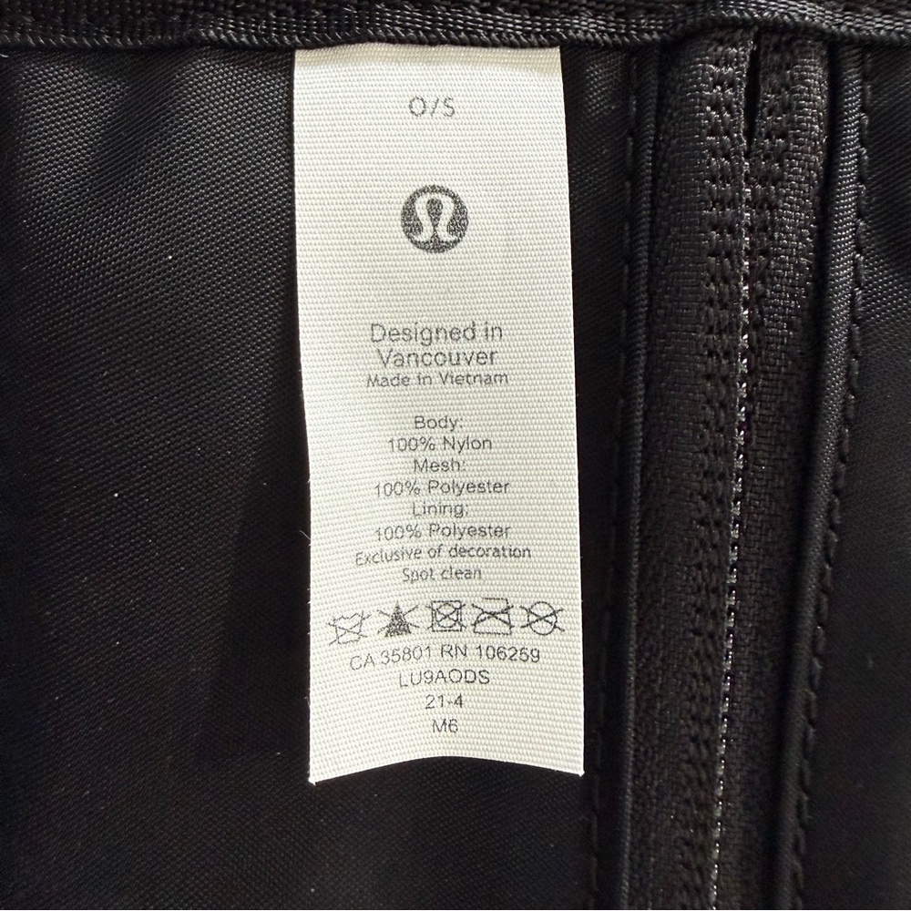 Lululemon Roll Up Travel Kit - Picture 13 of 15